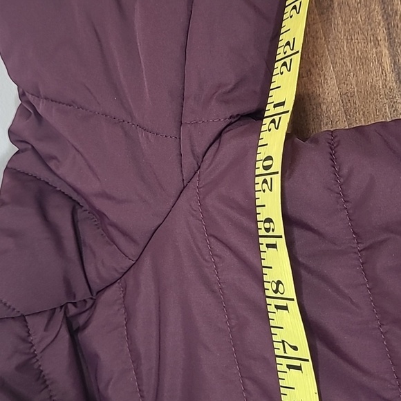 EUC Fabletics Jacket Women's sz XL Dark Purple Misha Puffer Full Zip Coat - Picture 8 of 9